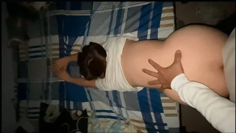 Lên giường với em gái nứng lồn và cái kết