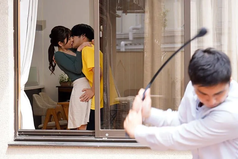 Chồng mãi mê với công việc, cô vợ nảy sinh tình cảm với em người chồng vì cô đơn